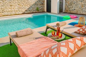 Maison familiale avec piscine privée proche du littoral