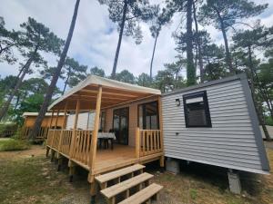 Mobilhome dans les Pins