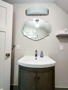 The 4M Favorite House Stunning & Spotless 2-Bed Apt