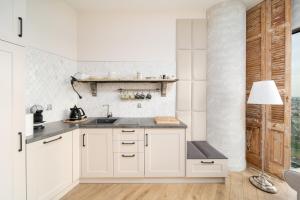 ANS Hanza Tower Apartment 17th floor with city view, swimming pool and saunas not opened from 12-28 November