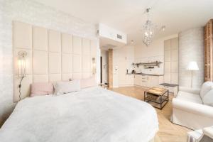 ANS Hanza Tower Apartment 17th floor with city view, swimming pool and saunas not opened from 12-28 November