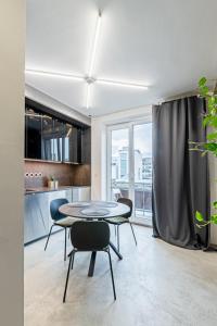 Design cozy living in the heart of artist district