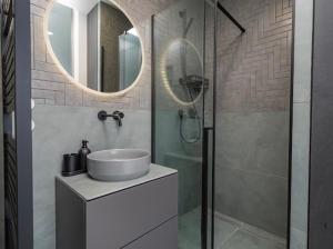 Design cozy living in the heart of artist district