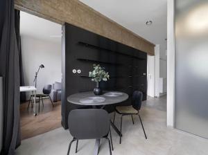 Design cozy living in the heart of artist district