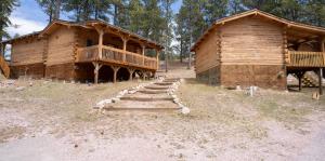 Rock Crest Lodge & Cabins