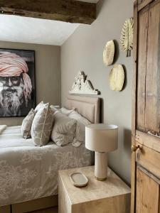 Entire Georgian luxury house - 3 Storey- High St Henley-in-Arden -Two bedrooms-Sleeps 4 people Close to Stratford upon Avon - Warwick - Solihull - NEC