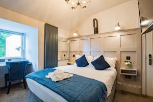 Modern Studio by the Marina