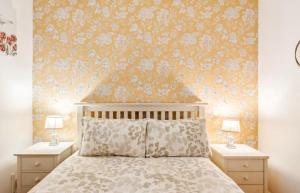 ZONE 1 - Spacious 1 bed Flat sleeps 4