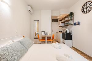 Bright Summer Studio Pool-Parking -30m dal Mare