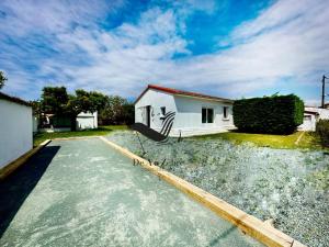 Maisons de vacances La Verrerie - Maison coeur de ville avec jardin : photos des chambres