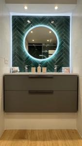 Appartements French Riviera Escape - Theoule Hyper Centre - 2 Terrasses - Parking : photos des chambres