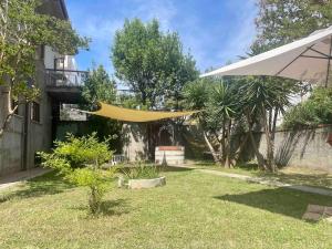 Casa in centro con ampio giardino