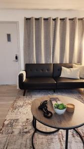 Grand Manor - Big 2 Bedroom - USA Side