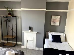 3 Bedroom Home - Ideal for Contractors, Health Care workers - Acocks Green