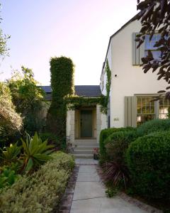 Whimsical Los Feliz House - Pool - Fire Pit - Dogs OK
