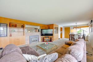 Family-Friendly Yakima Escape with Yard and Pool!