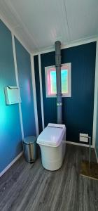 Glamping with the Stars, Aquarius