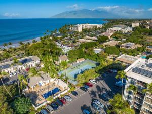 Kihei Akahi C414- Partial ocean view Kihei condo, walk to beach