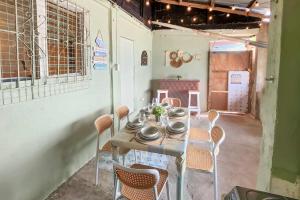 Beachfront Room2 beside El Union, 200mbps, Netflix