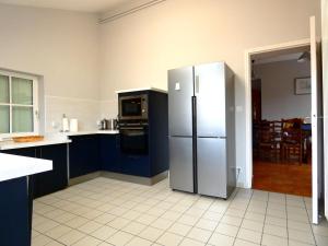 Maisons de vacances Gite familial avec jardin clos, a Saint-Georges-sur-Eure, 7 chambres pour 14 pers, proche Chartres - FR-1-581-84 : photos des chambres