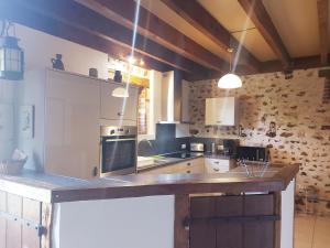 Gîte chaleureux dans un ancien corps de ferme avec wifi, cheminée et grand jardin à Châteaudun - FR-1-581-71