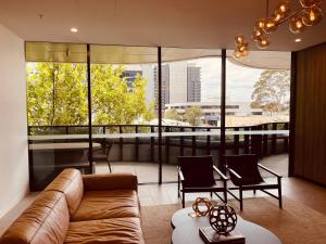 Cozy Box Hill Apartment