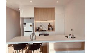 Cozy Box Hill Apartment