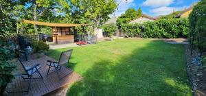 HomeSmart: Cozy Charm Meets High-Tech in Prime Area