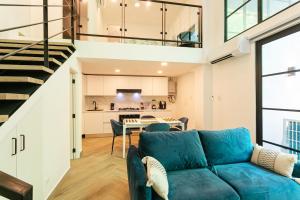 Casco Viejo Loft with Balcony - Rooftop Pool and Gym