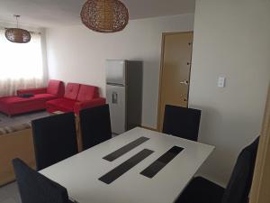 Amplio, cómodo y tranquilo a 10 min del aeropuerto, basilica y centro