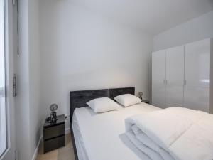 Modern apartment near the sea