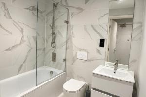 Stylish 2 Bedroom Apartment in Birmingham City Centre with Fast WiFi