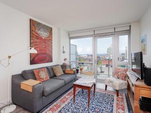 Sunset Place-Deluxe One Bedroom Condo in the Escher Building, Sunset Views and Beyond