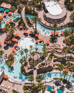 Las Vegas Penthouse with Strip Views - Sleeps 6 - Walk Out Balcony