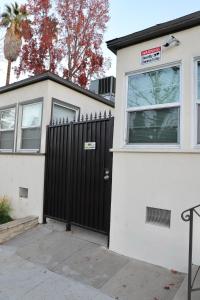 Charming studio city Bungalow