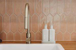 Modern Self-Contained Private Cottage