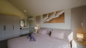 Villa Essenza - Luxury 2BR with Private Pool in Berawa Canggu