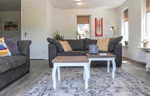 Beautiful Home In Hoge Hexel With Wifi