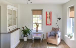 Beautiful Home In Hoge Hexel With Wifi