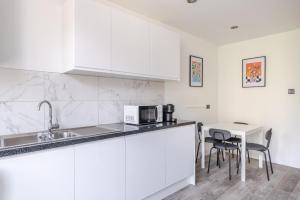 Bright 4BR near Hyde Park Oxford Street