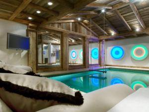Chalet luxueux avec piscine proche du centre - FR-1-564-156