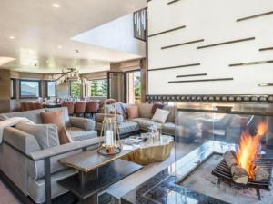 Chalet de luxe avec Spa et Salle de Cinéma à Courchevel 1850 - FR-1-564-154