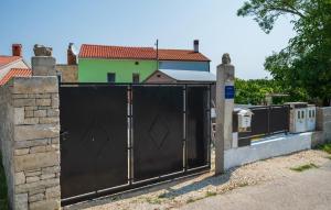 Amazing Home In Barban With Wifi