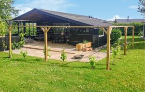 3 Bedroom Cozy Home In Vinderup