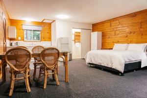 Woodbine Studio Cabin Retreat