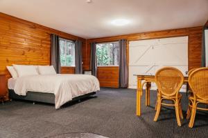 Woodbine Studio Cabin Retreat