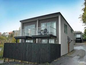Quiet Central Dunedin Apartment & covered parking - 4hvězdičkové hotely ve městě Dunedin