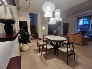 Ryuis Bungalow - Room Only