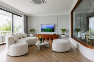 Mayfair Place
