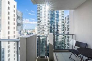 City Chic Living 1B1B Apt Shared Pool BBQ GYM C31